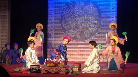 《Quintessence of Vietnamese Folk Music》: A Melodic Journey Through Time and Tradition!